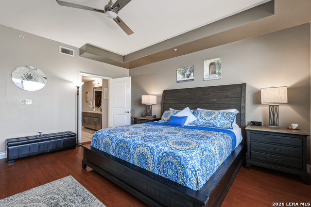 Image 17 of 47 For 215 Center  408