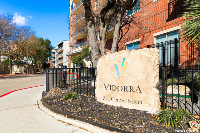 Image 2 of 47 For 215 Center  408