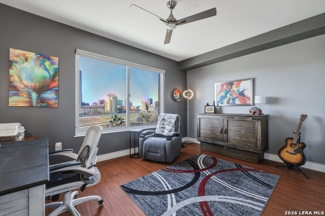 Image 21 of 47 For 215 Center  408