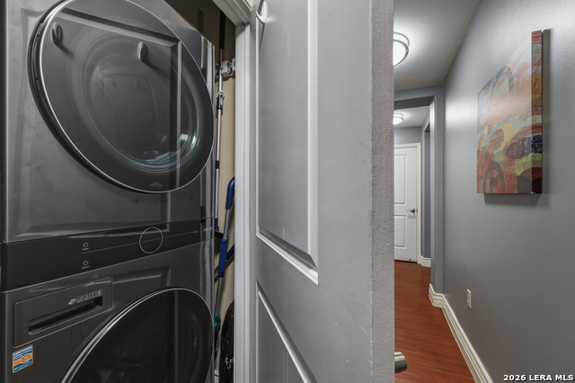 Image 26 of 47 For 215 Center  408