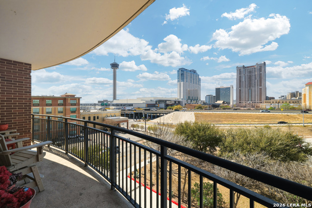 Image 28 of 47 For 215 Center  408