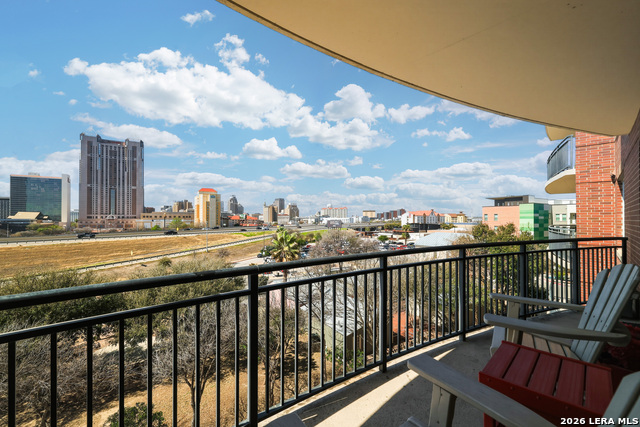 Image 29 of 47 For 215 Center  408