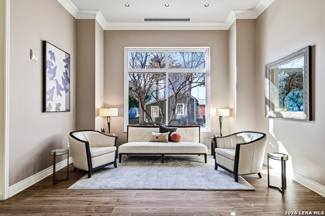 Image 34 of 47 For 215 Center  408