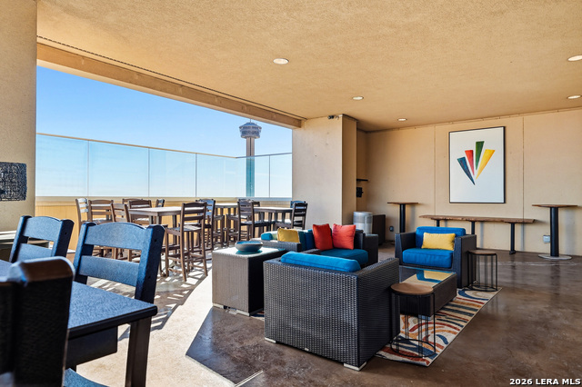 Image 44 of 47 For 215 Center  408