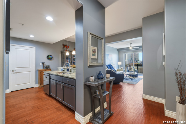 Image 5 of 47 For 215 Center  408