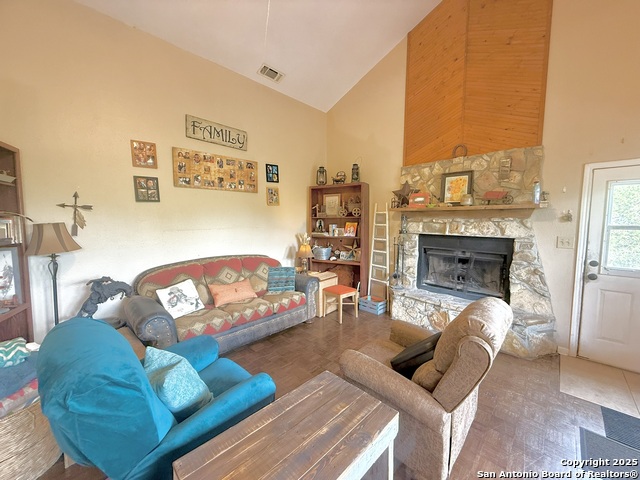 Image 3 of 22 For 277 Riviera  