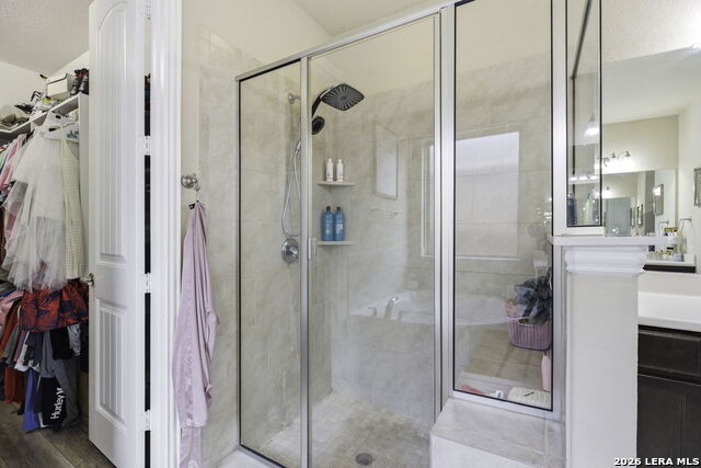 Image 17 of 27 For 3780 Cremini