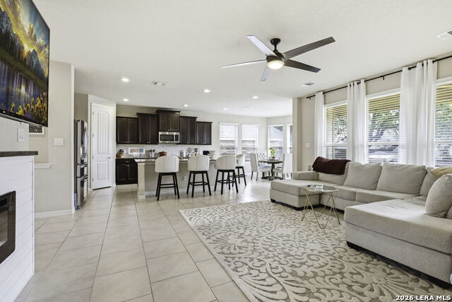 Image 4 of 27 For 3780 Cremini