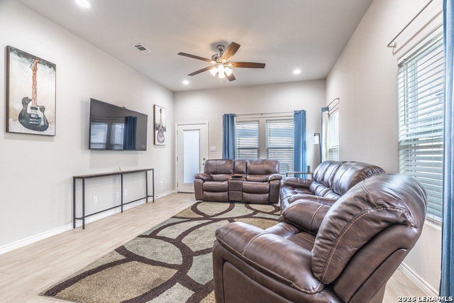 Image 11 of 38 For 772 Crestview