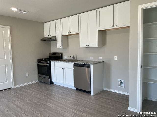 Image 4 of 13 For 8256 Piedra Medina