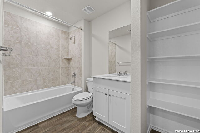 Image 15 of 25 For 1530 Champagne Oak