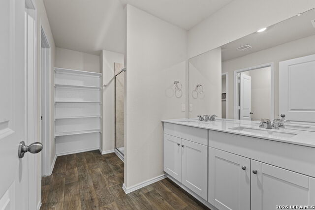 Image 22 of 25 For 1530 Champagne Oak