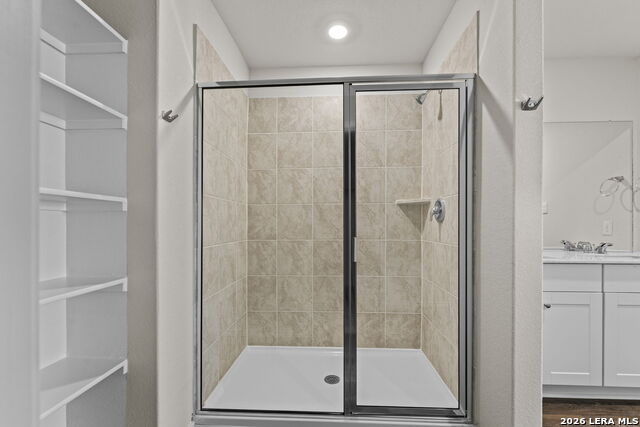 Image 23 of 25 For 1530 Champagne Oak