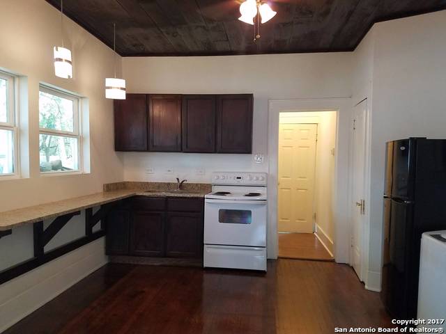 Image 4 of 7 For 826 Erie Ave E A