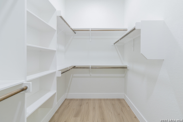 Image 20 of 30 For 915 Saint James