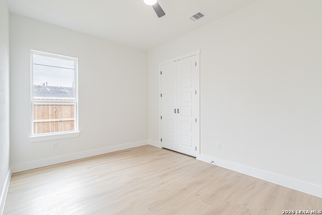 Image 21 of 30 For 915 Saint James