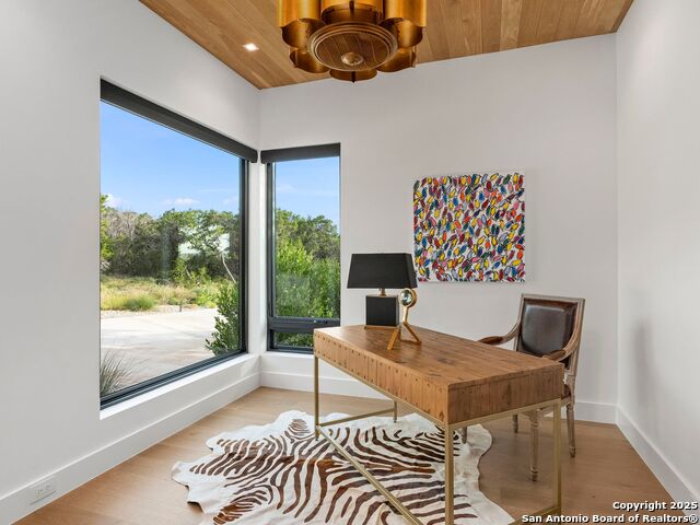 Image 10 of 80 For 1104 Summit Ridge Dr