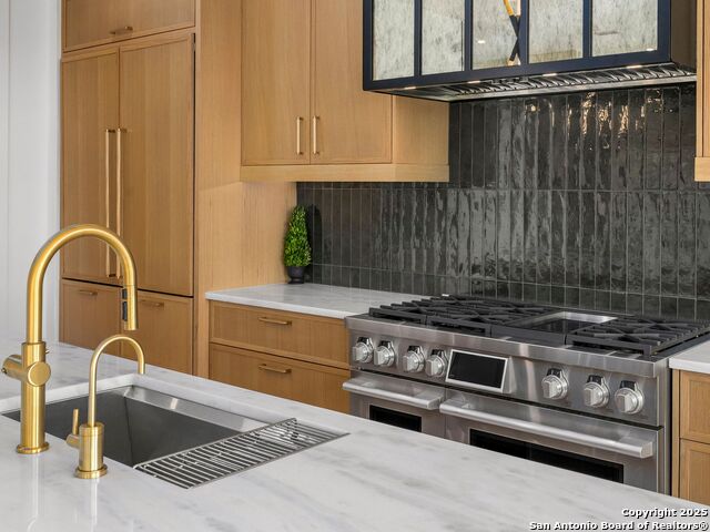 Image 17 of 80 For 1104 Summit Ridge Dr