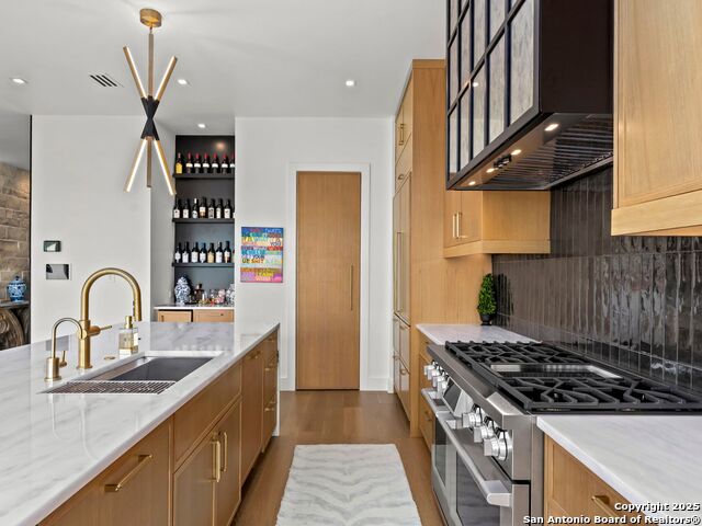 Image 18 of 80 For 1104 Summit Ridge Dr