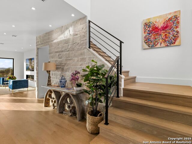 Image 21 of 80 For 1104 Summit Ridge Dr