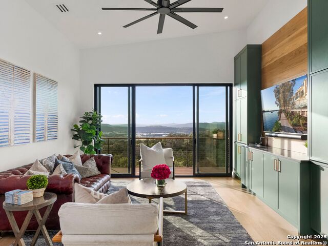 Image 22 of 80 For 1104 Summit Ridge Dr