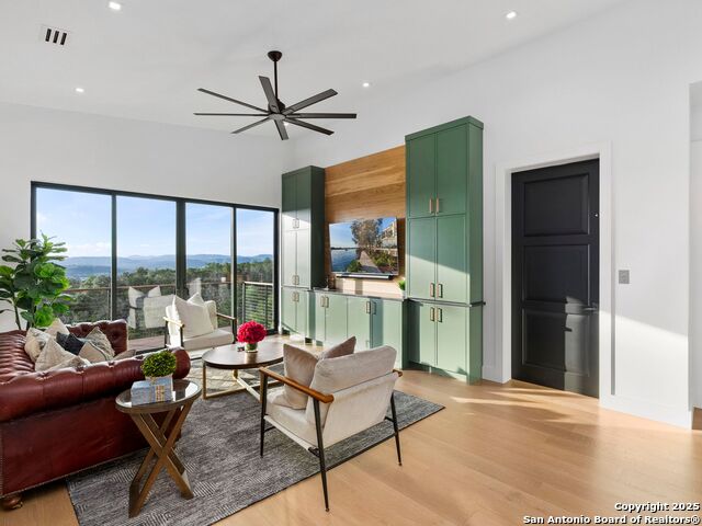 Image 23 of 80 For 1104 Summit Ridge Dr