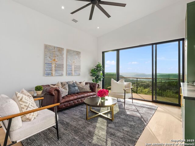 Image 24 of 80 For 1104 Summit Ridge Dr