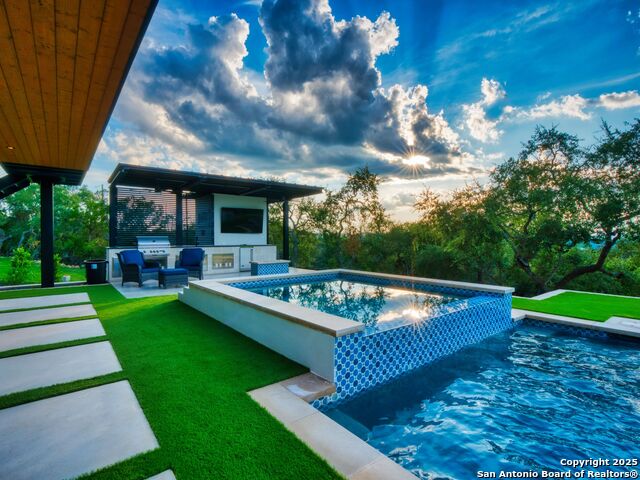 Image 6 of 80 For 1104 Summit Ridge Dr