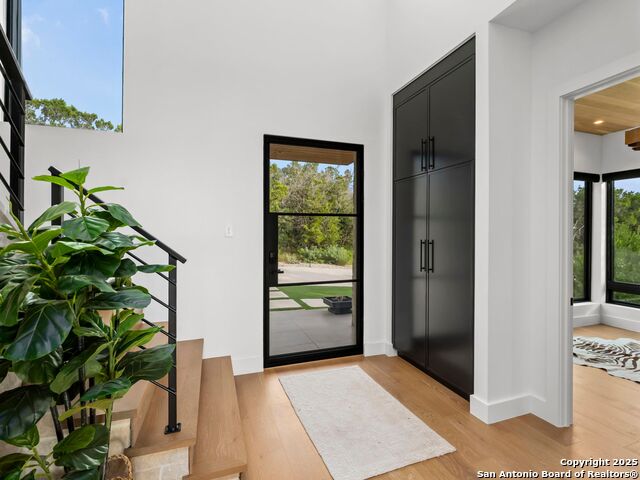 Image 8 of 80 For 1104 Summit Ridge Dr