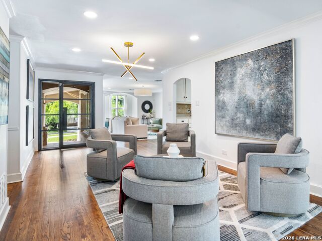 Image 4 of 39 For 1109 Wiltshire Ave