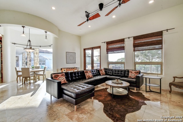 Listing photo id 16 for 202 Waterstone Pkwy