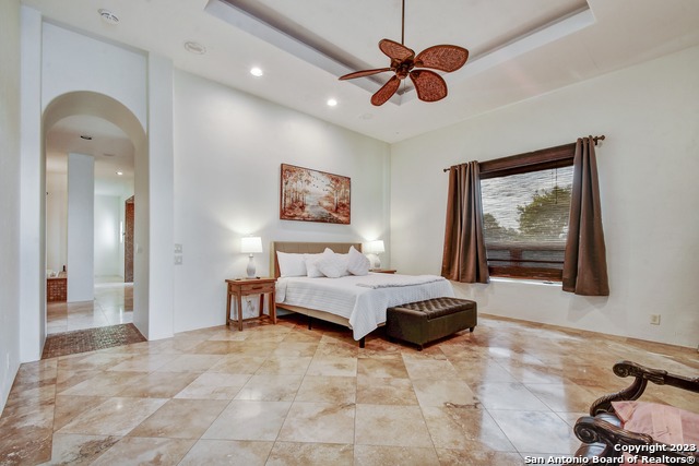 Listing photo id 20 for 202 Waterstone Pkwy