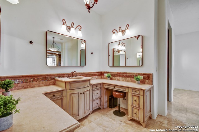 Listing photo id 24 for 202 Waterstone Pkwy