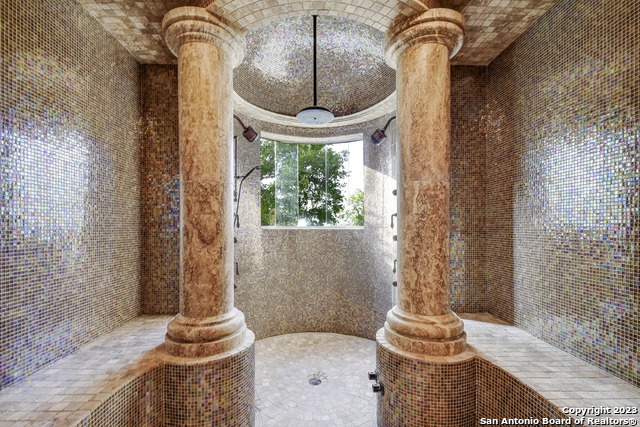 Listing photo id 25 for 202 Waterstone Pkwy