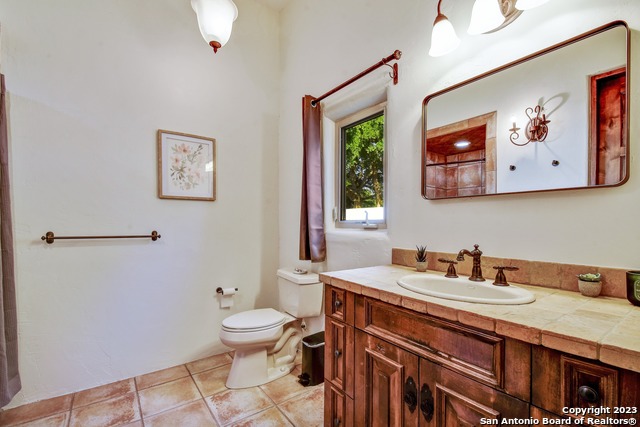 Listing photo id 28 for 202 Waterstone Pkwy