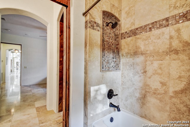 Listing photo id 31 for 202 Waterstone Pkwy