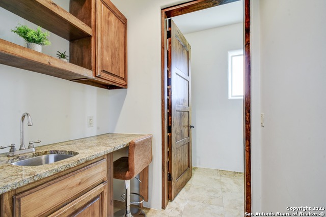 Listing photo id 34 for 202 Waterstone Pkwy