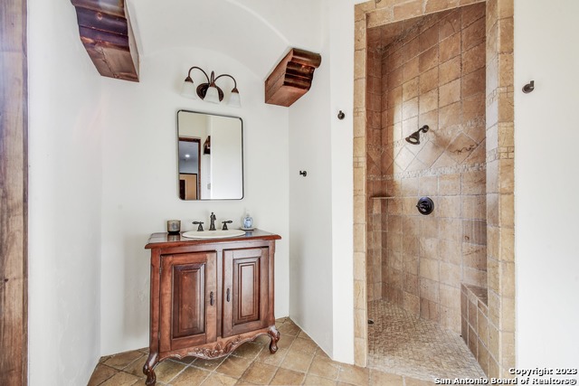 Listing photo id 35 for 202 Waterstone Pkwy