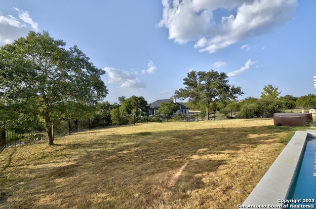 Listing photo id 38 for 202 Waterstone Pkwy