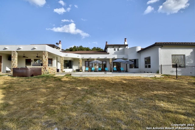 Listing photo id 42 for 202 Waterstone Pkwy