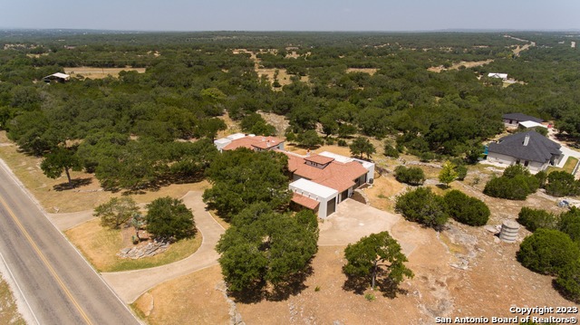 Listing photo id 44 for 202 Waterstone Pkwy