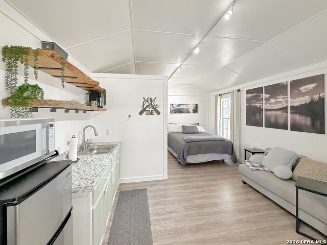 Image 31 of 52 For 1660 And 1648 Westview Court Drive