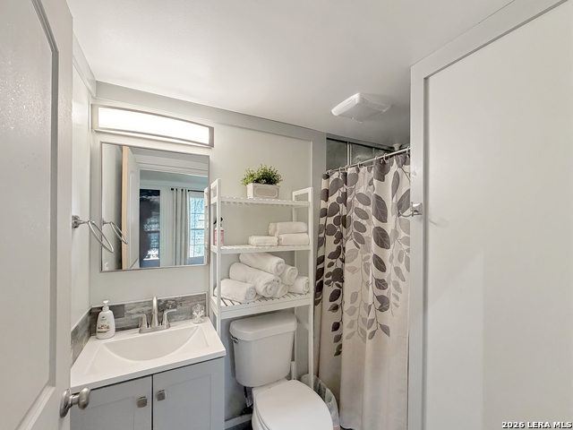 Image 35 of 52 For 1660 And 1648 Westview Court Drive