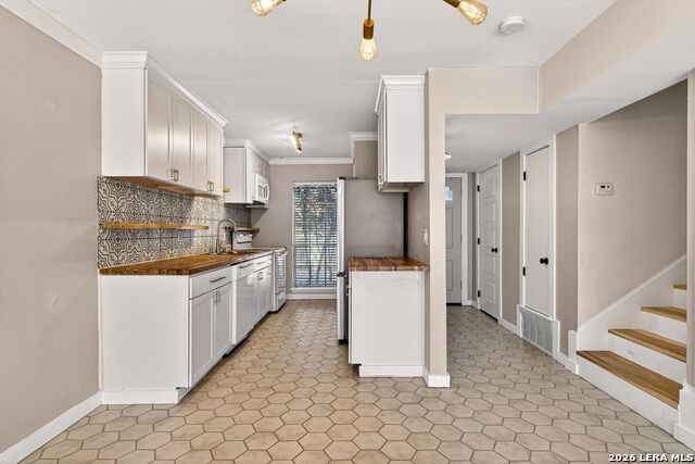 Image 7 of 38 For 1045 Shook Avenue  145h