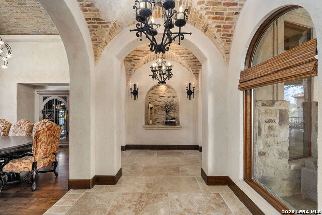 Listing photo id 9 for 210 Riverwood