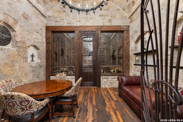 Listing photo id 25 for 210 Riverwood