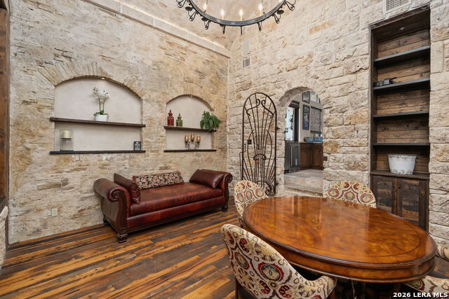 Listing photo id 26 for 210 Riverwood