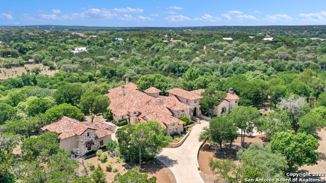 Listing photo id 1 for 210 Riverwood