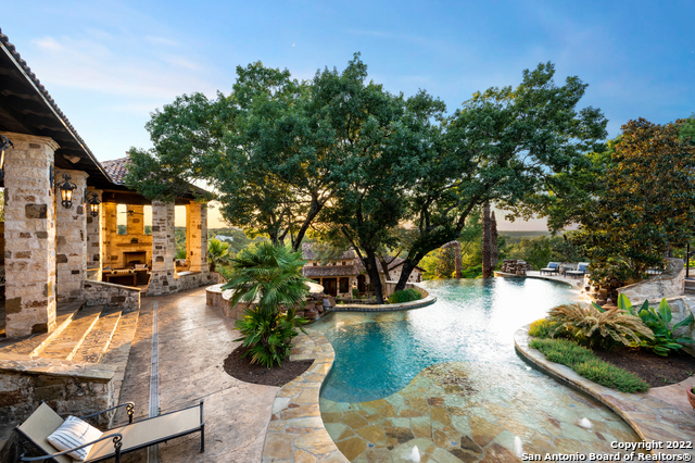 Listing photo id 47 for 210 Riverwood