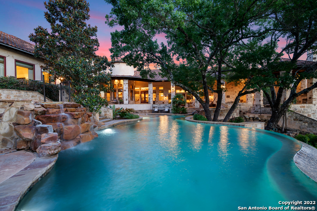 Listing photo id 3 for 210 Riverwood